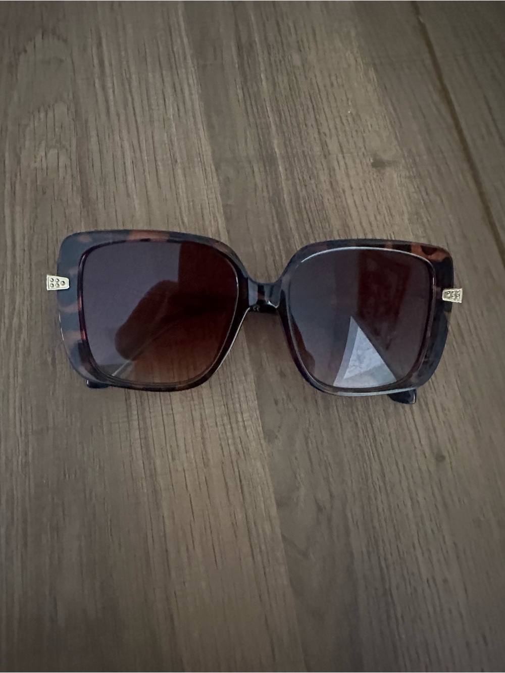 NWOT sunglasses